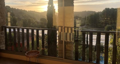 Lovely, sunny, very quiet apartment facing south in Sanary sur mer