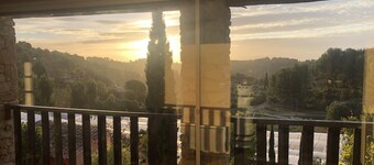 Lovely, sunny, very quiet apartment facing south in Sanary sur mer