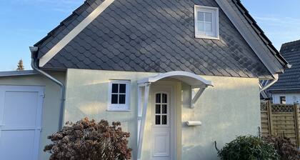 Ferienhaus in ruhiger strandnaher Lage mit kleinem Garten