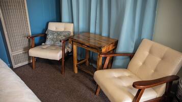 Standard Room, 2 Queen Beds (B3)