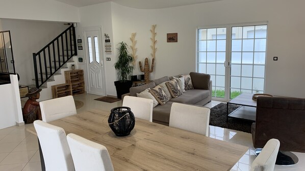 Interior - Large house for up to 10 people with 4 bedrooms (Perigny)