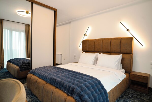 Suite estudio presidencial | Minibar, escritorio, espacio para trabajar con laptop y wifi gratis 