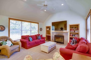 House, Multiple Beds (Beach Happy) | Interior - Beach Happy (Pacific City)