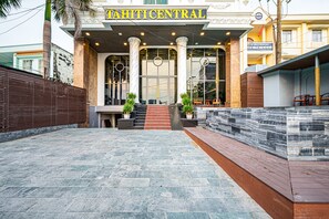Property entrance - TAHITI CENTRAL HOTEL (Phu Quoc)