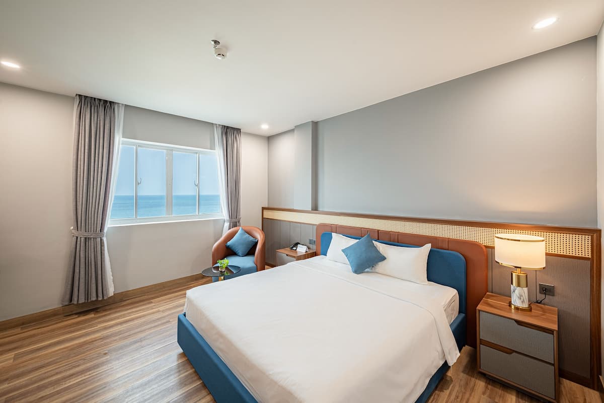 Executive Double Room | Peralatan tempat tidur premium, bar mini, meja 