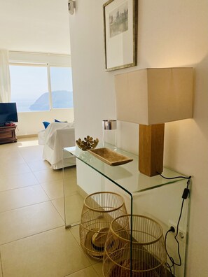 4 habitaciones, tabla de planchar con plancha y cuna de viaje 