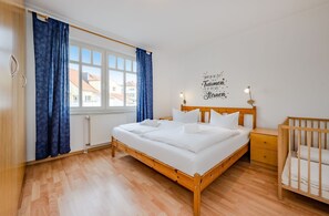 2 Schlafzimmer, Bügeleisen/Bügelbrett, Reisekinderbett, kostenloses WLAN