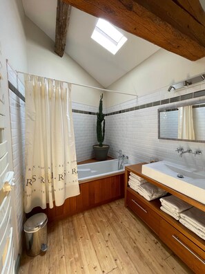 ヘアドライヤー、タオル