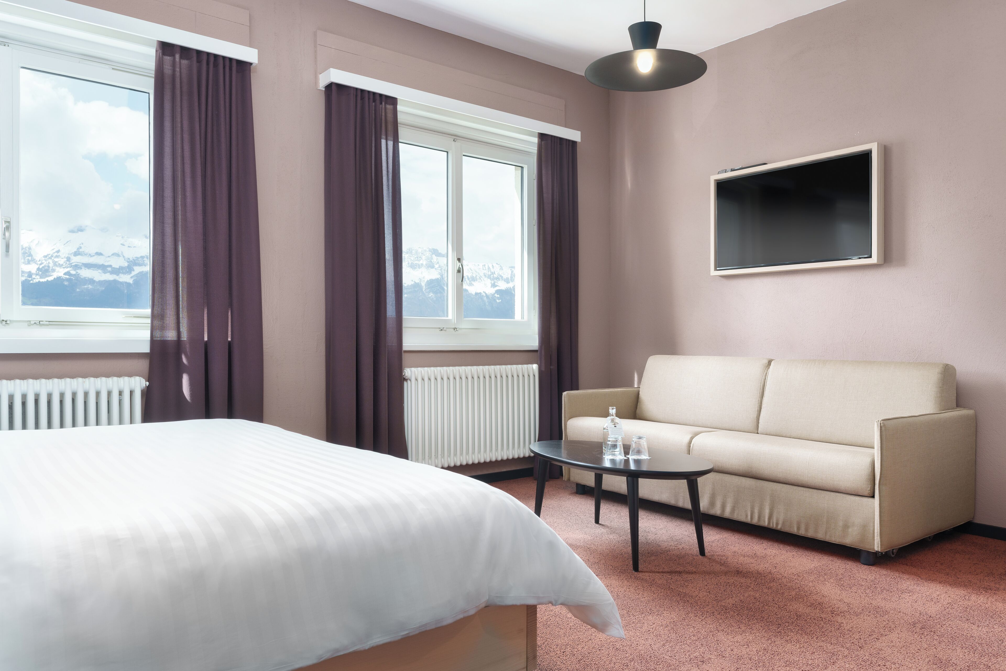 Junior Suite | Hypo-allergenic bedding, in-room safe, desk, blackout drapes