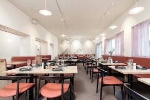 Breakfast, lunch, dinner served; vegan cuisine, alfresco dining
