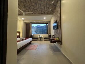 Premium Double Room | Balcony view - The White Orchid Dalhousie (Dalhousie)