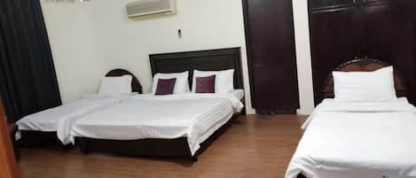 Family Room | Iron/ironing board