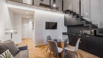 Deluxe Apartment, 2 Bedrooms | Living area