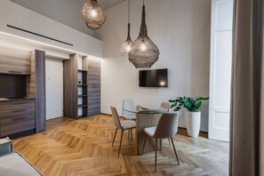 Superior Apartment, 1 Bedroom, Balcony | Private kitchen | Full-size fridge, microwave, stovetop, cookware/dishes/utensils - Ferrini Home - Riso 80 (Catania)