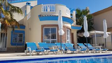 Piscine extérieure, piscine chauffée