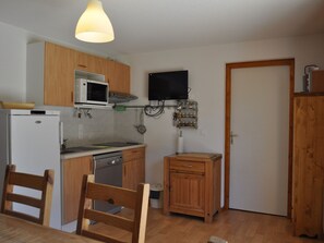 Fridge, microwave, dishwasher