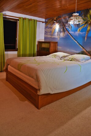 6 makuuhuonetta, työpöytä, silitysrauta/-lauta, Wi-Fi