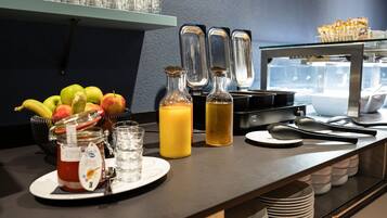 Colazione self-service a pagamento, servita tutte le mattine