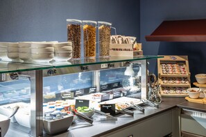 Daily self-service breakfast for a fee - bsmart hotel Arbon (Arbon)