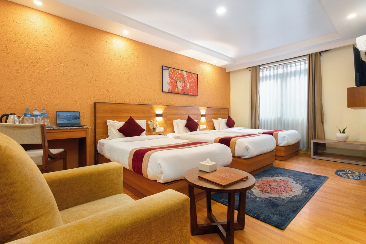Deluxe Triple Room, 3 Twin Beds | Minibar, desk, laptop workspace, soundproofing