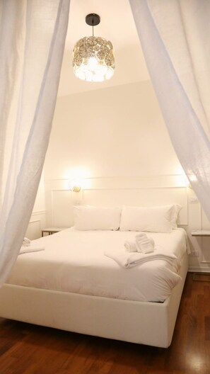 Standaard kamer | Donsdekens, een gratis minibar, individueel gemeubileerd, een bureau