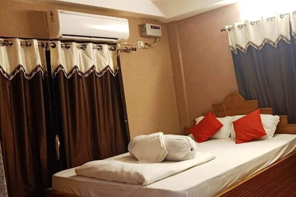 Studio Suite | Down comforters, free WiFi, bed sheets