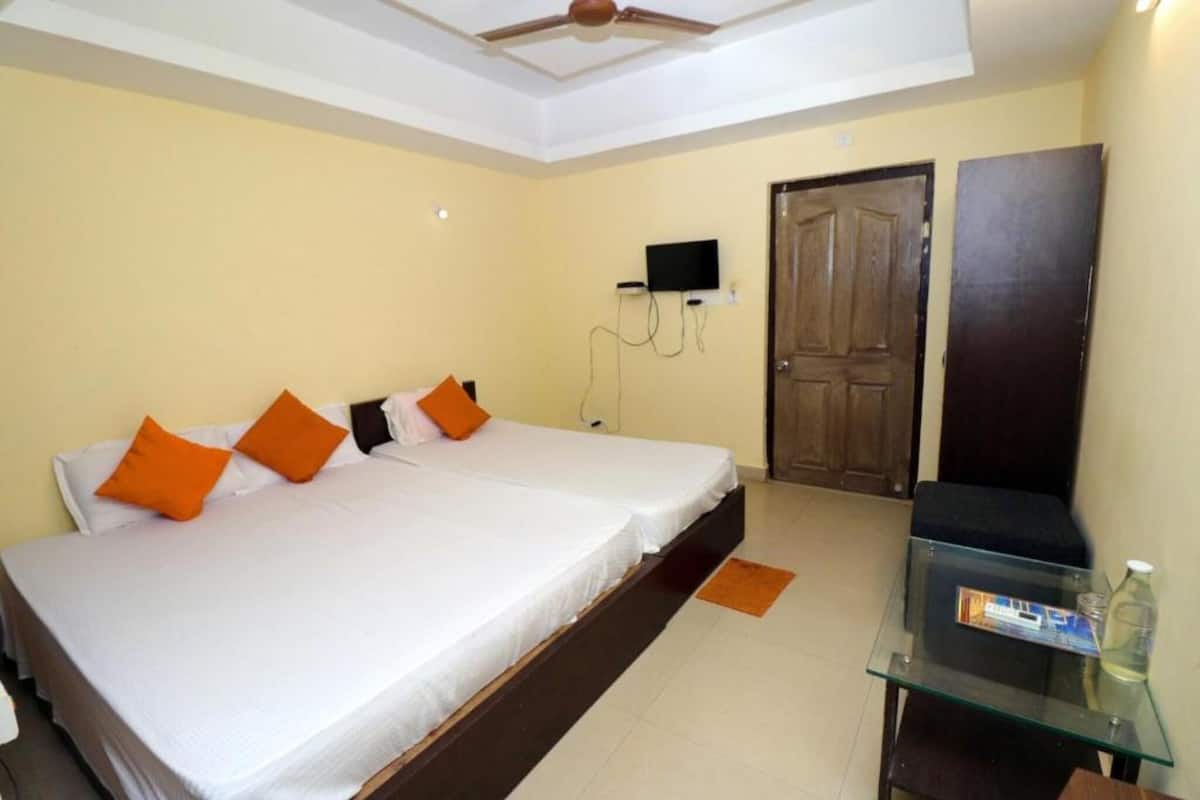 Superior Room | Down comforters, free WiFi, bed sheets