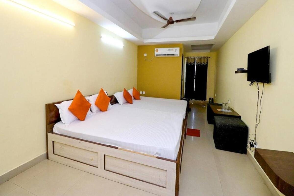 Premium Room | Down comforters, free WiFi, bed sheets