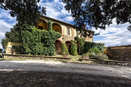 Villa overlooking the vineyards