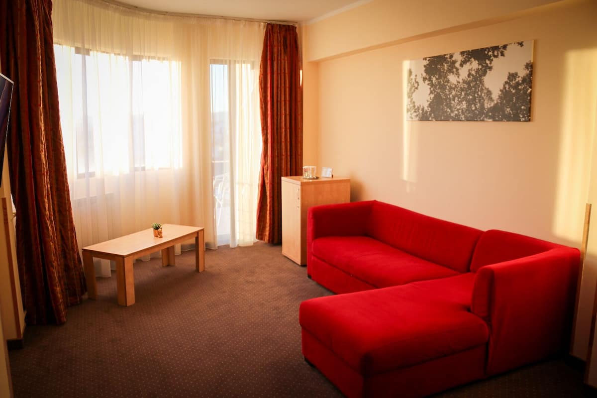 Family Room, 1 Queen Bed with Sofa bed, Balcony, City View | Egyptian cotton sheets, premium bedding, memory foam beds, minibar