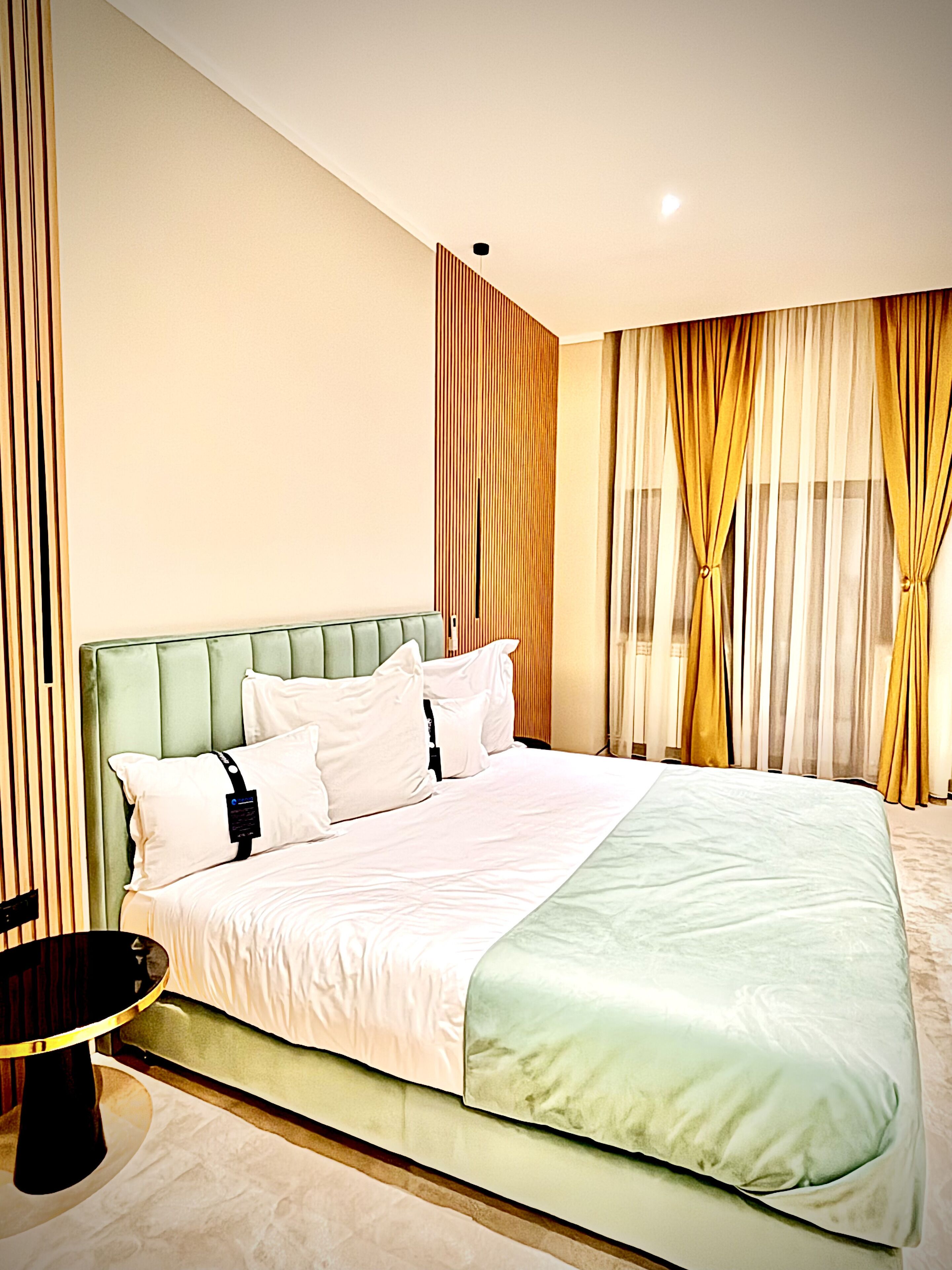 Luxury Double or Twin Room, City View | Egyptian cotton sheets, premium bedding, memory foam beds, minibar