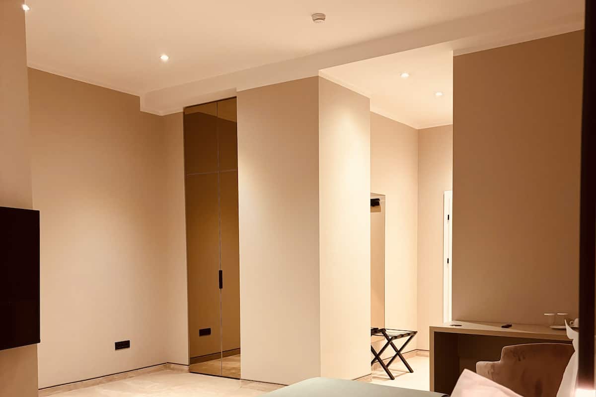 Junior Studio Suite, 1 Bedroom, City View | Egyptian cotton sheets, premium bedding, memory foam beds, minibar