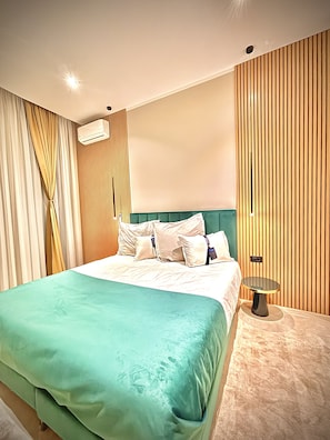 Luxury Double or Twin Room, City View | Egyptian cotton sheets, premium bedding, memory foam beds, minibar