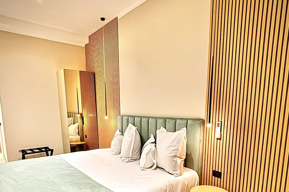 Luxury Double or Twin Room, City View | Egyptian cotton sheets, premium bedding, memory foam beds, minibar