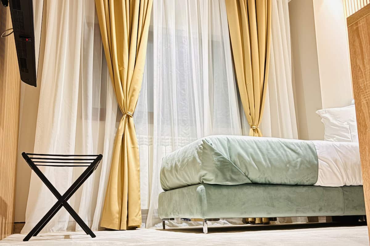 Luxury Single Room, City View | Egyptian cotton sheets, premium bedding, memory foam beds, minibar