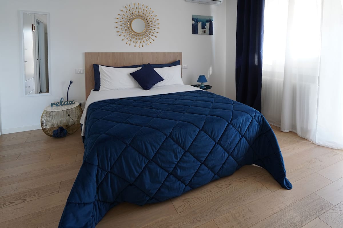 Deluxe Double or Twin Room | 1 bedroom, minibar, in-room safe, individually decorated