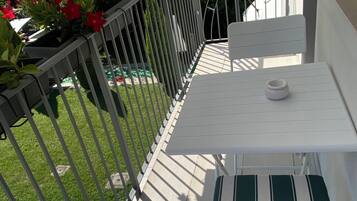 Deluxe-Doppel- oder -Zweibettzimmer | Terrasse/Patio