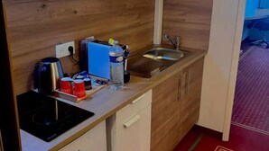 Premium bedding, in-room safe, desk, soundproofing - CERISE Bordeaux Mérignac Aéroport (Merignac)