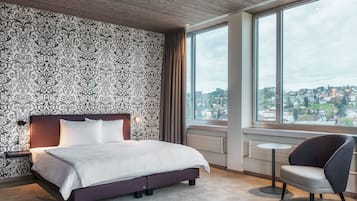 Standard Suite | Hypo-allergenic bedding, in-room safe, desk, blackout curtains