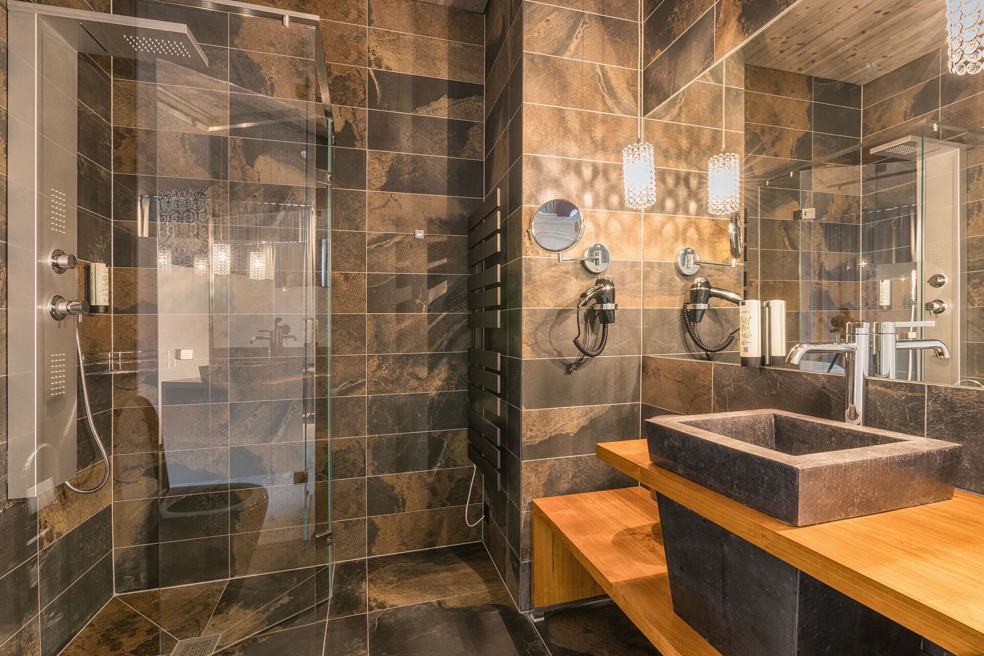 Shower, free toiletries, hair dryer, towels