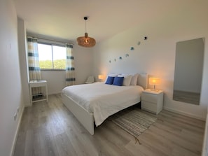 1 quarto, ferros/tábuas de passar roupa, acesso à internet