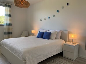 1 habitación, insonorización, tabla de planchar con plancha y internet 
