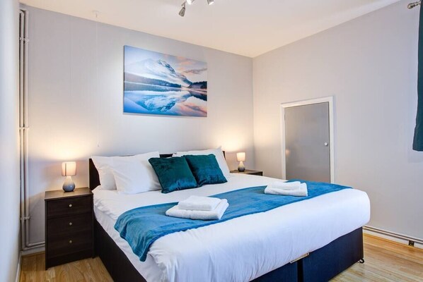 Iron/ironing board, free WiFi, bed sheets