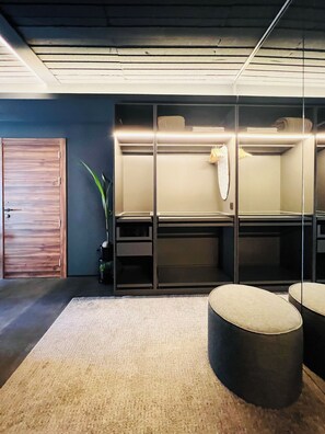 Executive studio | Luxe beddengoed, Select Comfort-bedden, individueel gedecoreerd
