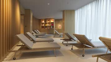 Een sauna, een bubbelbad, een stoombad, lichaamsbehandelingen