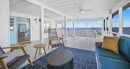 Fairhope Cottage: Waterfront, sunset views, screened porch, private pier. Bliss!