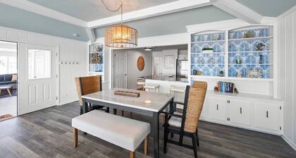 Fairhope Cottage: Waterfront, sunset views, screened porch, private pier. Bliss!