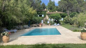 Piscine extérieure, piscine chauffée