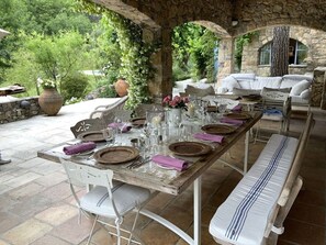 Outdoor dining
