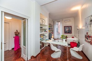 Interior - Luxury and Design in the Cadorna area! (Milano)
